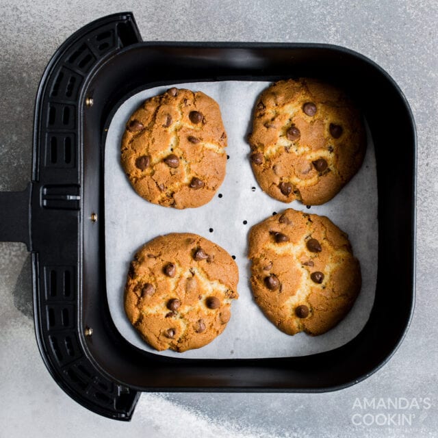 how long to bake cookies in air fryer Cookies fryer air chip