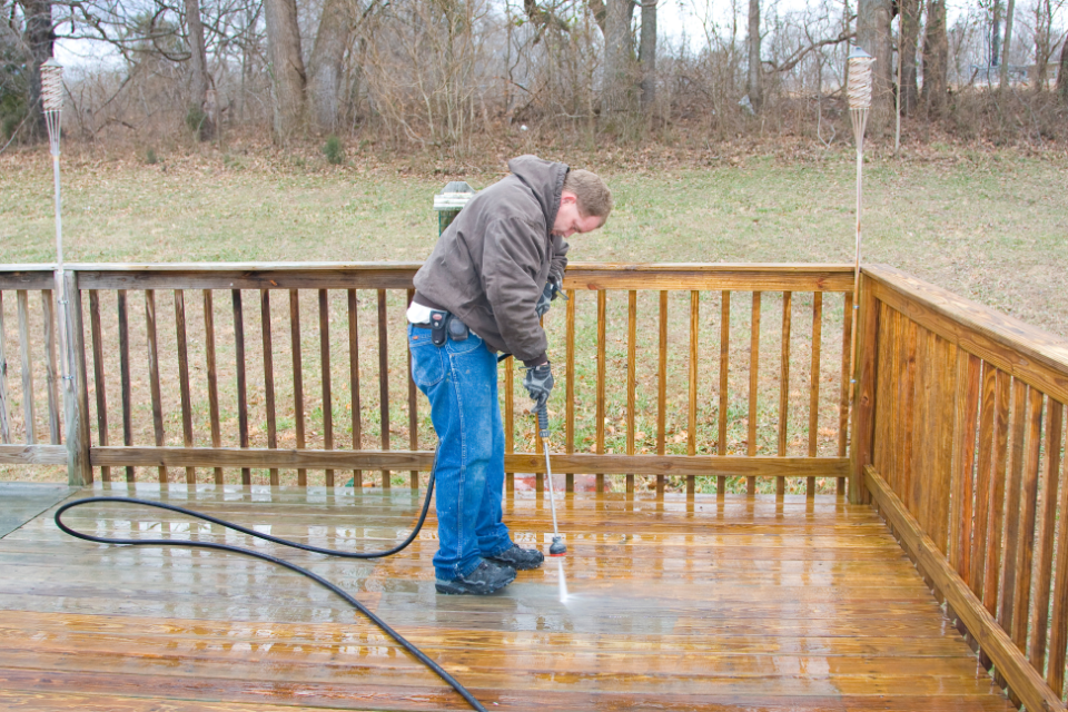 How Much Does It Cost to Pressure Wash a House in 2022?