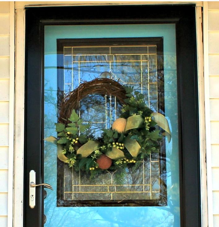 how to put a wreath on the door How to make a burlap wreath