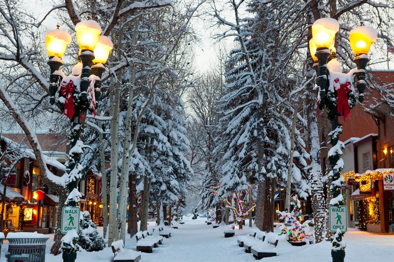 5 Best Snowy Destinations Close to Denver - Cornerstone Apartments