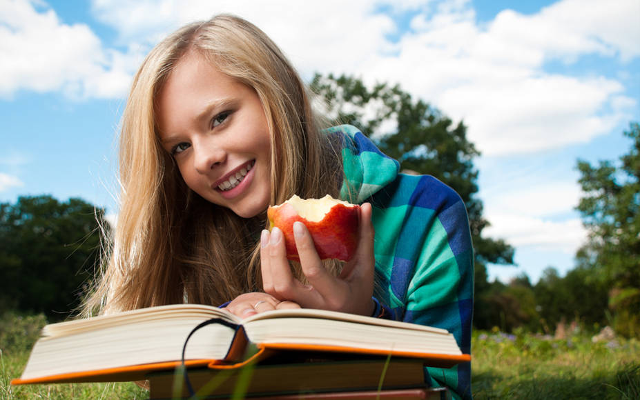 how to say apple in spanish What word means “apple” in spanish?