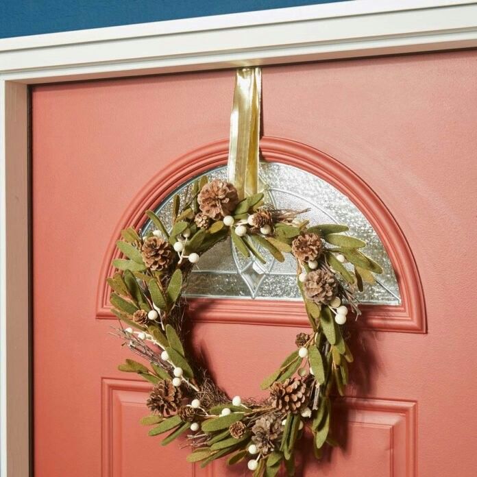 Hang a wreath using upside down command hook | Wreaths, Hanging wreath