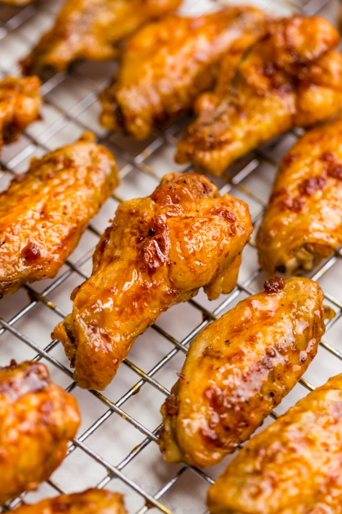 how long to bake wings at 400 Chicken wings