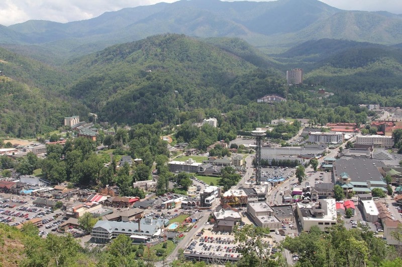 how far from nashville tn to gatlinburg tn Downtown gatlinburg tn