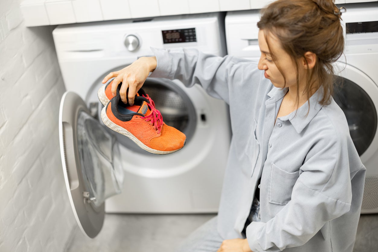 How To Wash Shoes In Washer Great Discounts, Save 59% | jlcatj.gob.mx