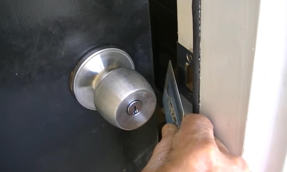 how to open lock bathroom door How to unlock a bedroom door that takes key