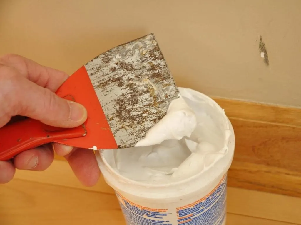 how long does it take for spackle to dry How long does spackle take to dry?