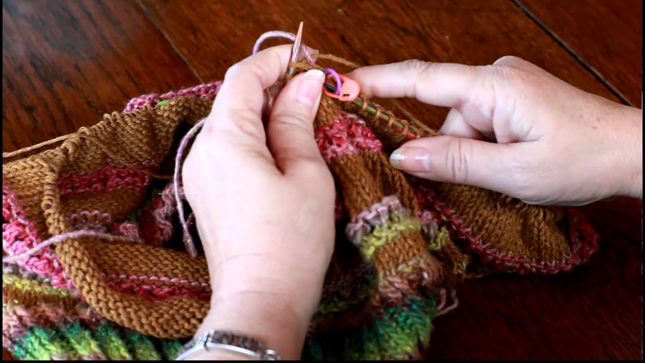 how to join yarn in knitting Magic knot