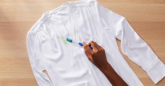 How To Remove Hot Glue From Fabric? 6 Simple Methods