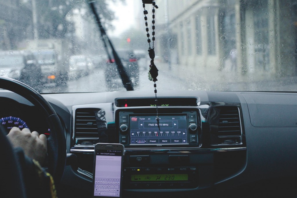 how to defog windshield when raining Defogging windshield during summers