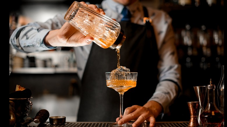 how much to tip bartender Bartender thrillist